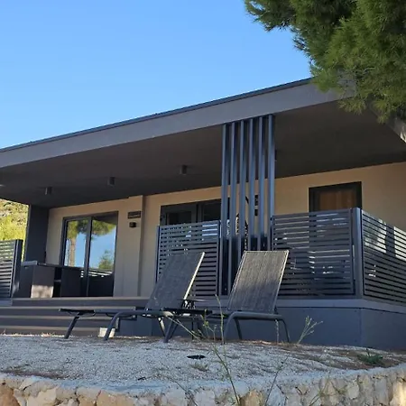 Дом отдыха Kauai, Kamp Heron, Drage, Croatia Драге