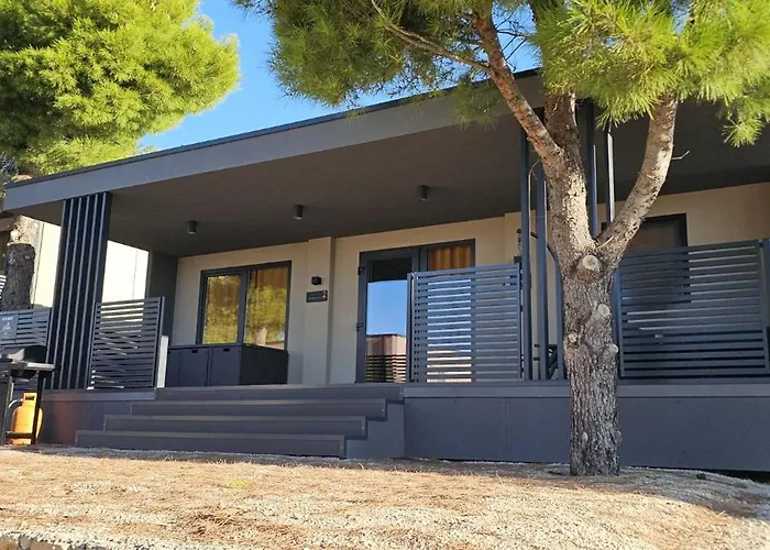 Kauai, Kamp Heron, Drage, Croatia