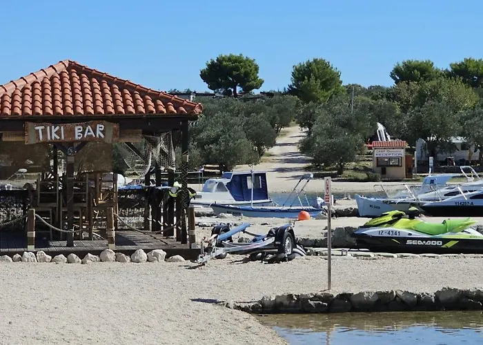 Kauai, Kamp Heron, Drage, Croatia *